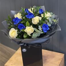 The Everton Blue &amp; White Bouquet 12 Roses